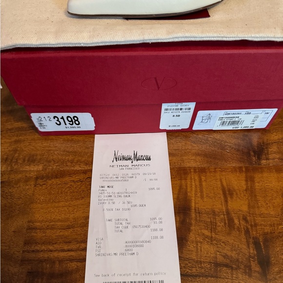 Valentino Ivory high heels - Picture 7 of 7